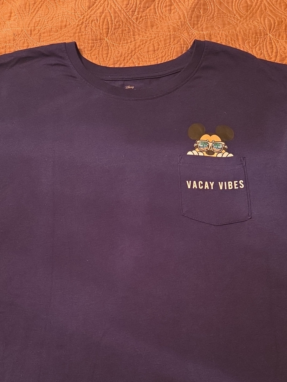 Disney Men's Navy 'Vacay Vibes' Pocket Tee with Mickey Graphic